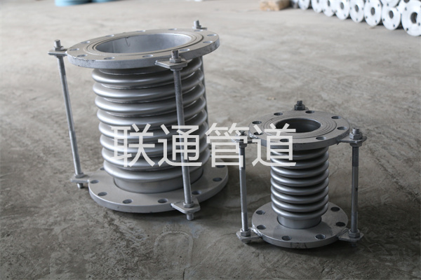 蒸汽管道补偿器