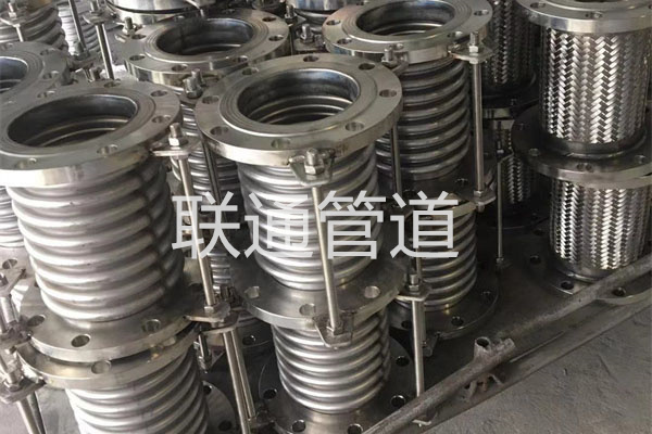 直埋套管补偿器