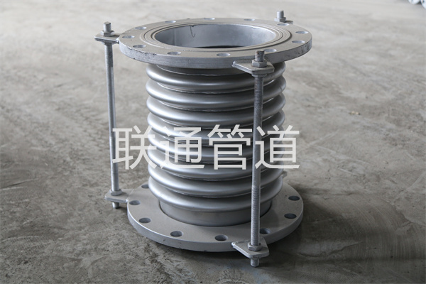 双向直埋补偿器