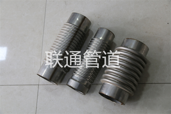 蒸汽管道补偿器