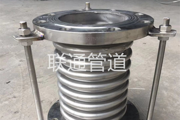 补偿器和伸缩器的区别在哪里